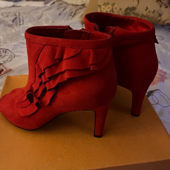 Red open toe heels - Picture 4 of 6